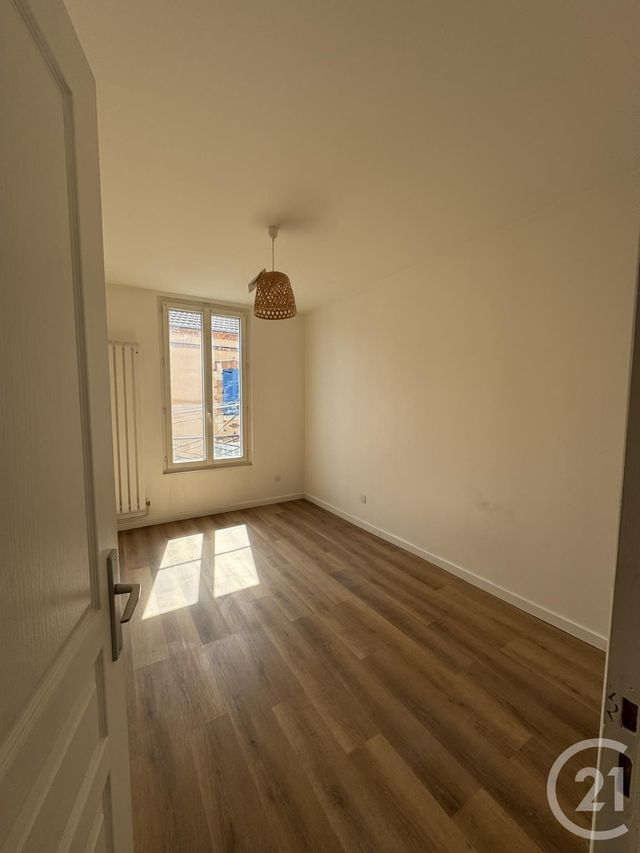 Appartement F3 &agrave; louer - 3 pi&egrave;ces - 46 m2 - Montlucon - 03 - AUVERGNE