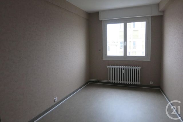 Appartement &agrave; louer - 3 pi&egrave;ces - 66 m2 - Montlucon - 03 - AUVERGNE
