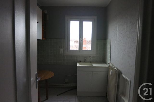 Appartement &agrave; louer - 3 pi&egrave;ces - 66 m2 - Montlucon - 03 - AUVERGNE