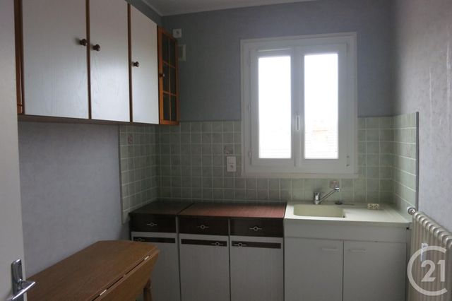 Appartement &agrave; louer - 3 pi&egrave;ces - 66 m2 - Montlucon - 03 - AUVERGNE