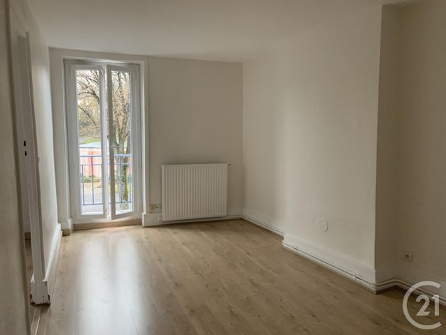 Appartement F1 &agrave; louer - 3 pi&egrave;ces - 65 m2 - Neris Les Bains - 03 - AUVERGNE