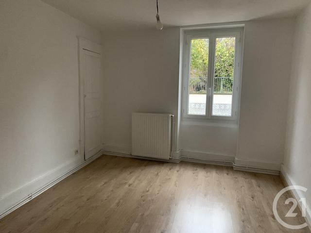 Appartement F1 &agrave; louer - 3 pi&egrave;ces - 65 m2 - Neris Les Bains - 03 - AUVERGNE
