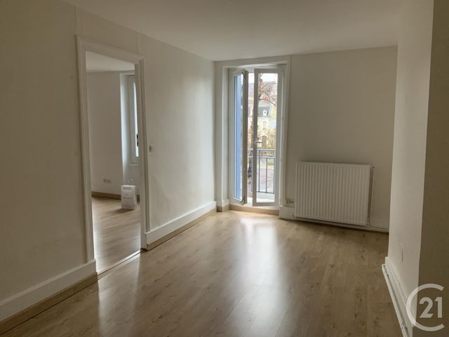 Appartement F1 &agrave; louer - 3 pi&egrave;ces - 65 m2 - Neris Les Bains - 03 - AUVERGNE