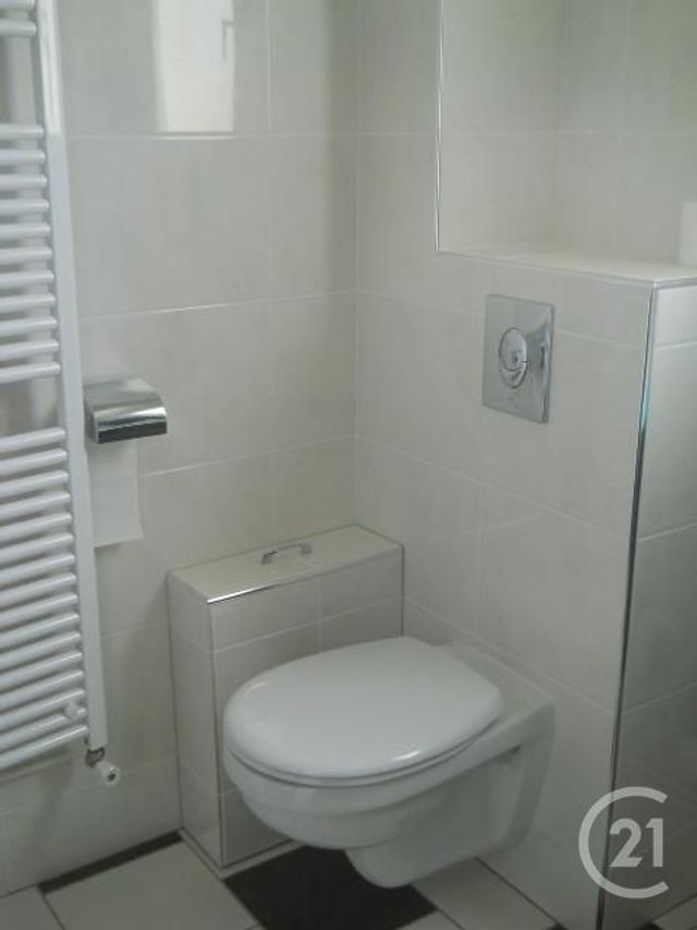 Appartement F2 &agrave; louer - 2 pi&egrave;ces - 52,38 m2 - Montlucon - 03 - AUVERGNE
