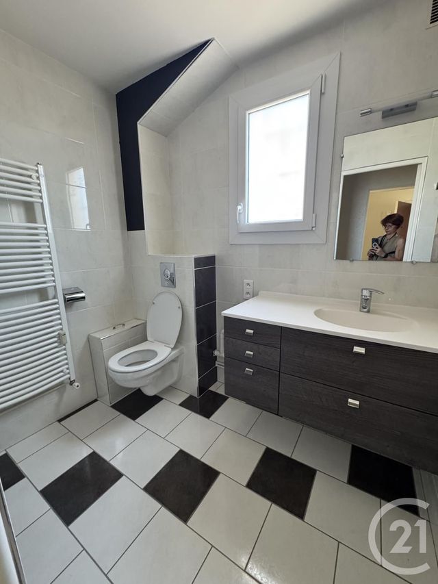 Appartement F2 &agrave; louer - 2 pi&egrave;ces - 52,38 m2 - Montlucon - 03 - AUVERGNE