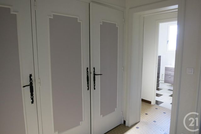 Appartement F2 &agrave; louer - 2 pi&egrave;ces - 52,38 m2 - Montlucon - 03 - AUVERGNE