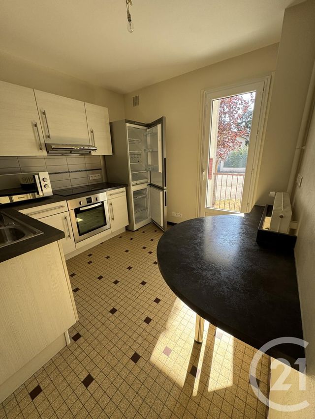 Appartement F2 &agrave; louer - 2 pi&egrave;ces - 52,38 m2 - Montlucon - 03 - AUVERGNE