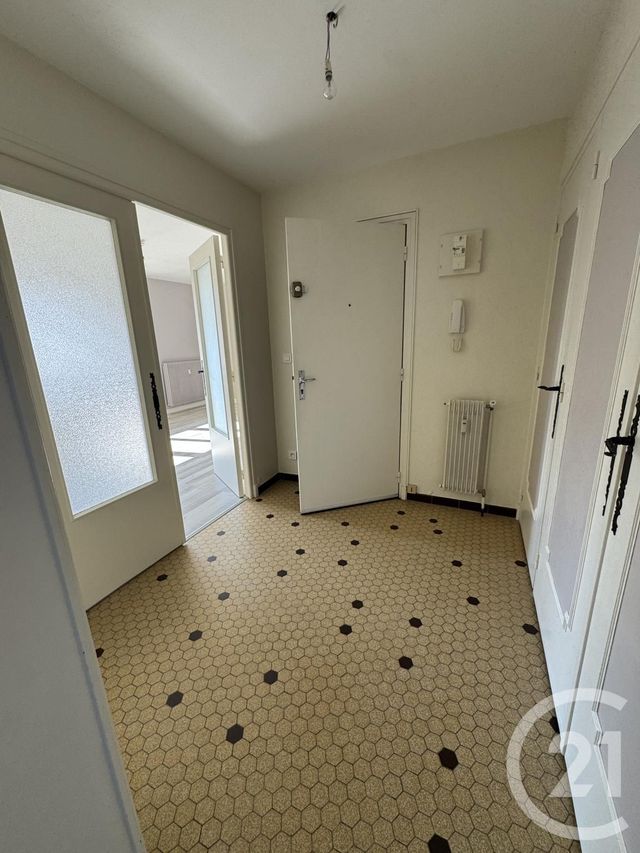 Appartement F2 &agrave; louer - 2 pi&egrave;ces - 52,38 m2 - Montlucon - 03 - AUVERGNE