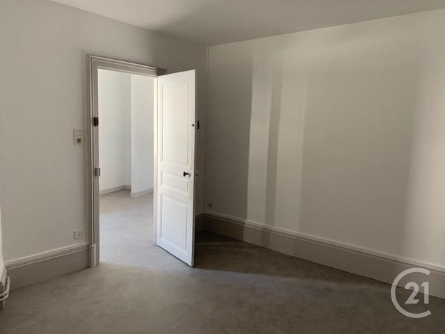 Appartement F3 &agrave; louer - 3 pi&egrave;ces - 60 m2 - Montlucon - 03 - AUVERGNE