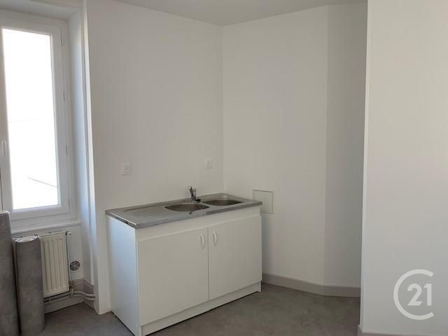 Appartement F3 &agrave; louer - 3 pi&egrave;ces - 60 m2 - Montlucon - 03 - AUVERGNE