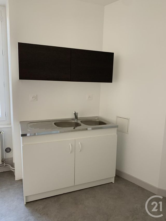 Appartement F3 &agrave; louer - 3 pi&egrave;ces - 60 m2 - Montlucon - 03 - AUVERGNE