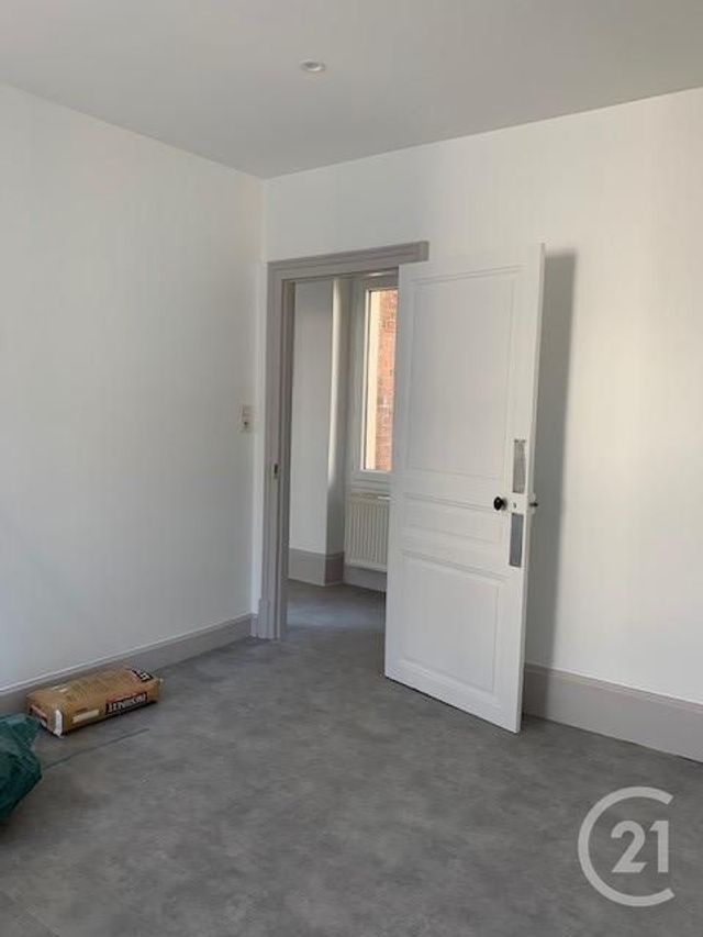 Appartement F3 &agrave; louer - 3 pi&egrave;ces - 60 m2 - Montlucon - 03 - AUVERGNE