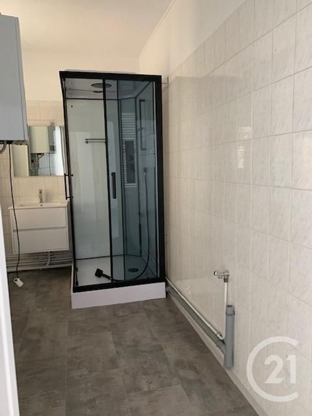Appartement F3 &agrave; louer - 3 pi&egrave;ces - 60 m2 - Montlucon - 03 - AUVERGNE