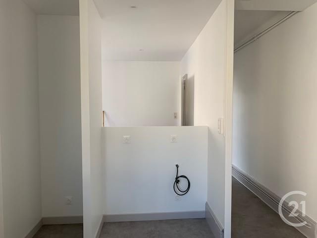 Appartement F3 &agrave; louer - 3 pi&egrave;ces - 60 m2 - Montlucon - 03 - AUVERGNE