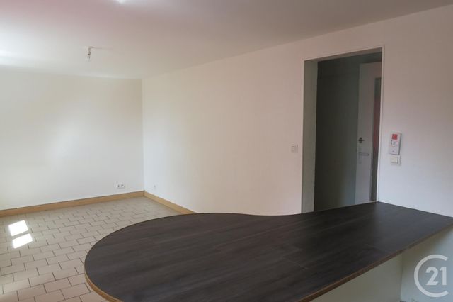 Appartement &agrave; louer - 3 pi&egrave;ces - 64,63 m2 - Montlucon - 03 - AUVERGNE