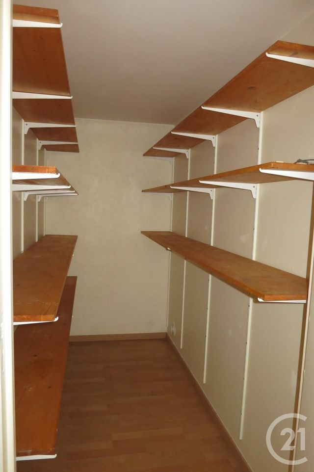 Appartement &agrave; louer - 3 pi&egrave;ces - 64,63 m2 - Montlucon - 03 - AUVERGNE