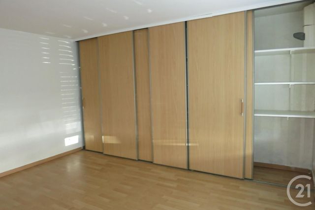 Appartement &agrave; louer - 3 pi&egrave;ces - 64,63 m2 - Montlucon - 03 - AUVERGNE
