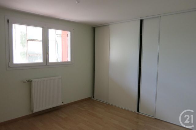 Appartement &agrave; louer - 3 pi&egrave;ces - 64,63 m2 - Montlucon - 03 - AUVERGNE