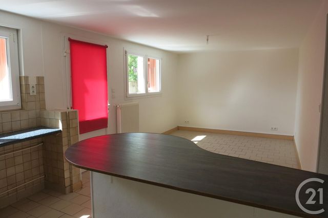 Appartement &agrave; louer - 3 pi&egrave;ces - 64,63 m2 - Montlucon - 03 - AUVERGNE