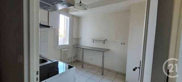 Appartement F3 &agrave; louer - 3 pi&egrave;ces - 59,03 m2 - Montlucon - 03 - AUVERGNE