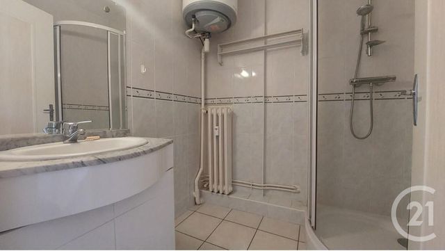 Appartement F3 &agrave; louer - 3 pi&egrave;ces - 59,03 m2 - Montlucon - 03 - AUVERGNE