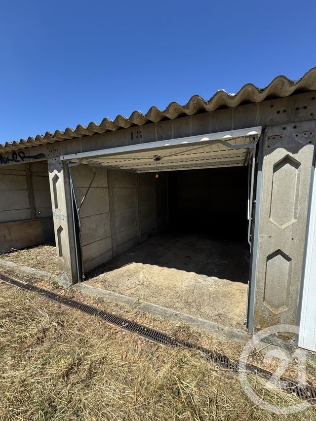 Parking &agrave; louer - 13,50 m2 - Montlucon - 03 - AUVERGNE
