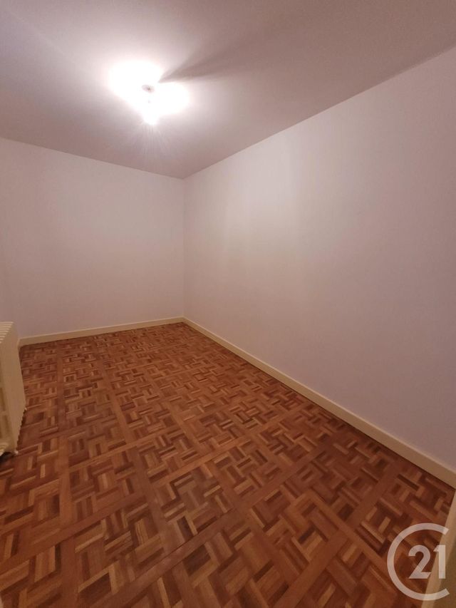 Appartement F4 &agrave; louer - 4 pi&egrave;ces - 78,50 m2 - Montlucon - 03 - AUVERGNE