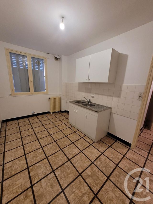Appartement F4 &agrave; louer - 4 pi&egrave;ces - 78,50 m2 - Montlucon - 03 - AUVERGNE