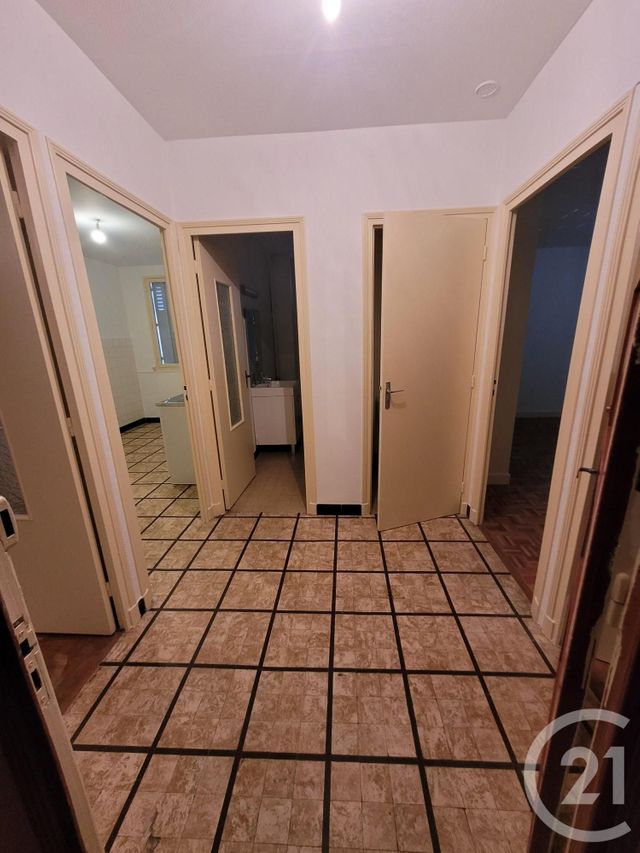 Appartement F4 &agrave; louer - 4 pi&egrave;ces - 78,50 m2 - Montlucon - 03 - AUVERGNE