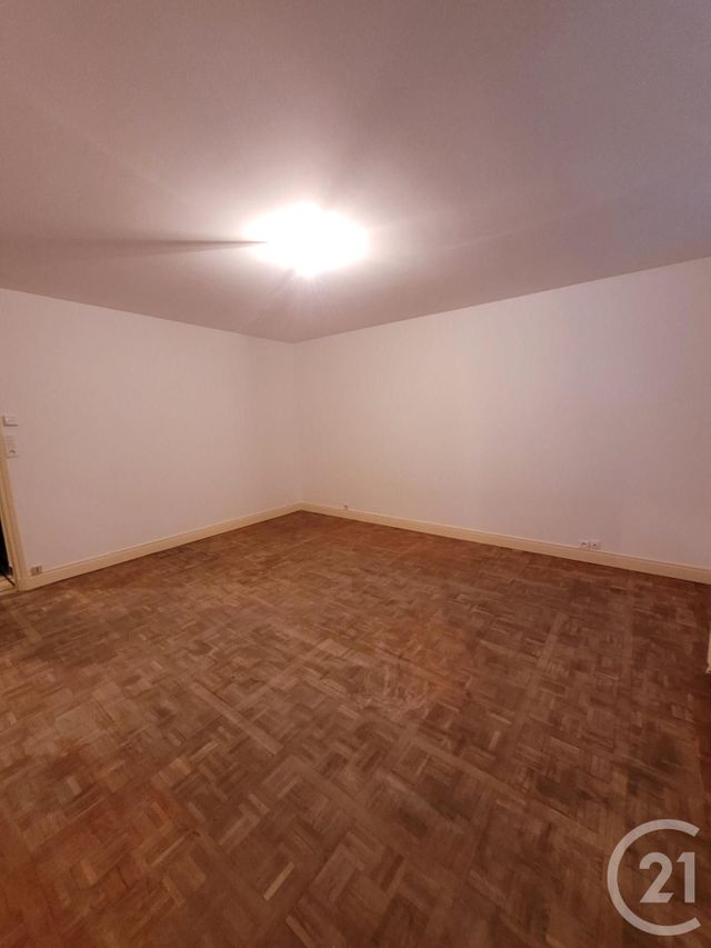 Appartement F4 &agrave; louer - 4 pi&egrave;ces - 78,50 m2 - Montlucon - 03 - AUVERGNE