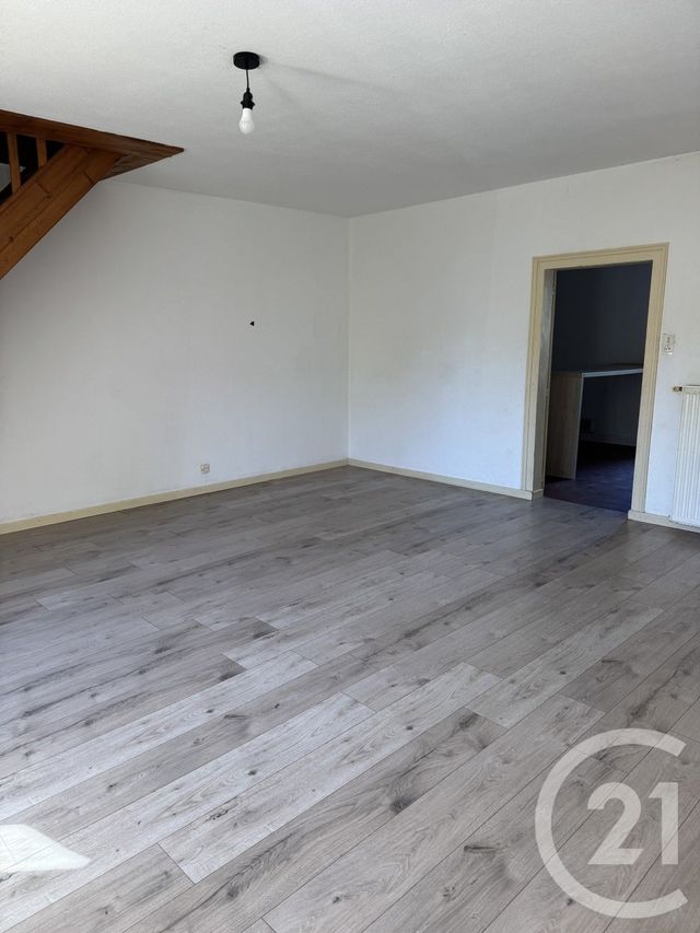Maison &agrave; louer - 4 pi&egrave;ces - 91,16 m2 - Montvicq - 03 - AUVERGNE