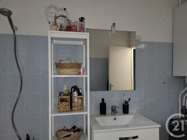 Maison &agrave; louer - 4 pi&egrave;ces - 91,16 m2 - Montvicq - 03 - AUVERGNE