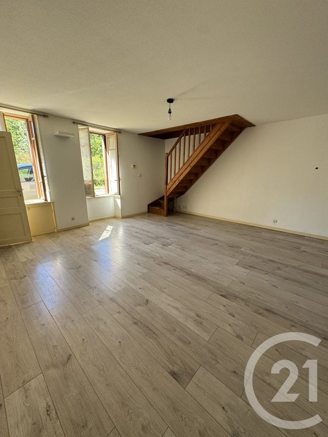Maison &agrave; louer - 4 pi&egrave;ces - 91,16 m2 - Montvicq - 03 - AUVERGNE