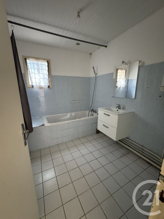 Maison &agrave; louer - 4 pi&egrave;ces - 91,16 m2 - Montvicq - 03 - AUVERGNE