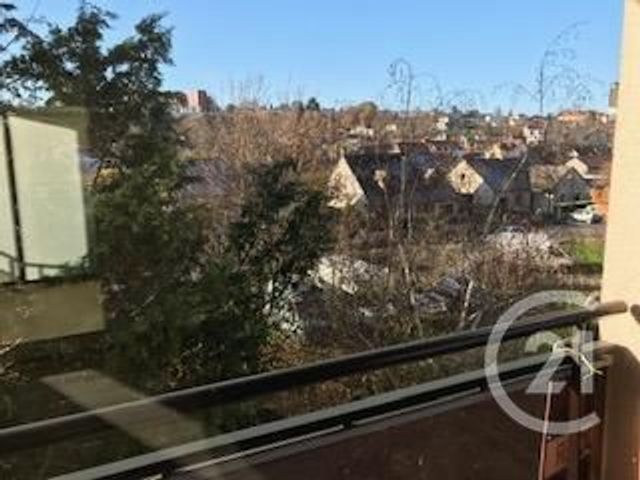 Appartement F3 &agrave; louer - 3 pi&egrave;ces - 76,01 m2 - Montlucon - 03 - AUVERGNE