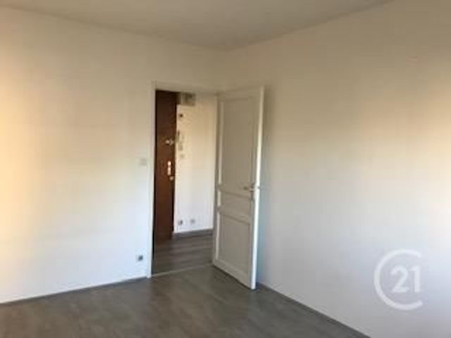 Appartement F3 &agrave; louer - 3 pi&egrave;ces - 76,01 m2 - Montlucon - 03 - AUVERGNE