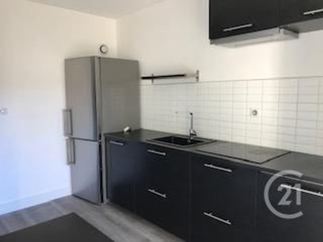 Appartement F3 &agrave; louer - 3 pi&egrave;ces - 76,01 m2 - Montlucon - 03 - AUVERGNE