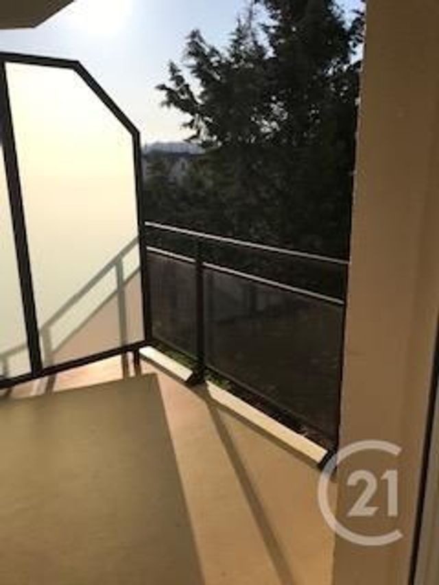 Appartement F3 &agrave; louer - 3 pi&egrave;ces - 76,01 m2 - Montlucon - 03 - AUVERGNE