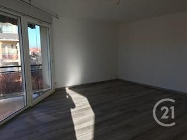 Appartement F3 &agrave; louer - 3 pi&egrave;ces - 76,01 m2 - Montlucon - 03 - AUVERGNE
