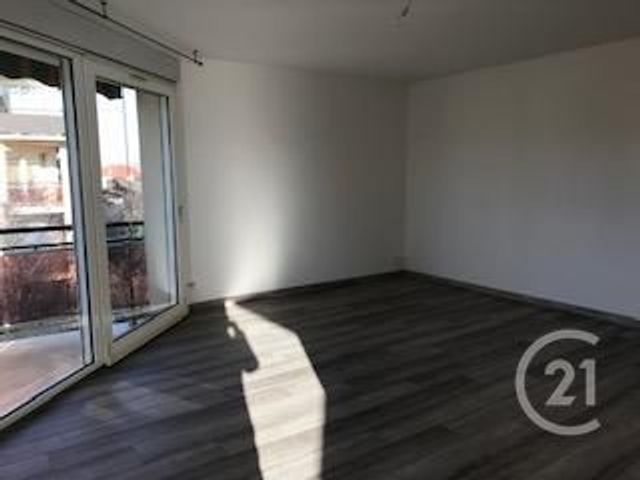 Appartement F3 &agrave; louer - 3 pi&egrave;ces - 76,01 m2 - Montlucon - 03 - AUVERGNE