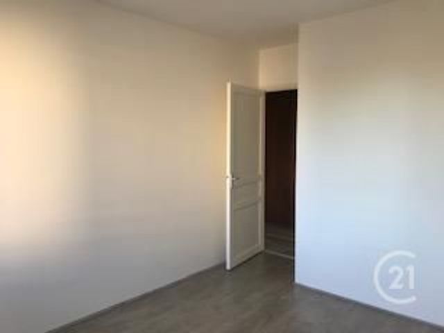 Appartement F3 &agrave; louer - 3 pi&egrave;ces - 76,01 m2 - Montlucon - 03 - AUVERGNE