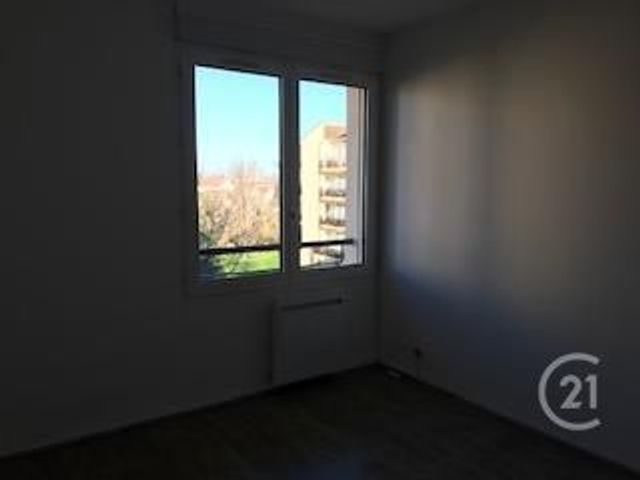 Appartement F3 &agrave; louer - 3 pi&egrave;ces - 76,01 m2 - Montlucon - 03 - AUVERGNE