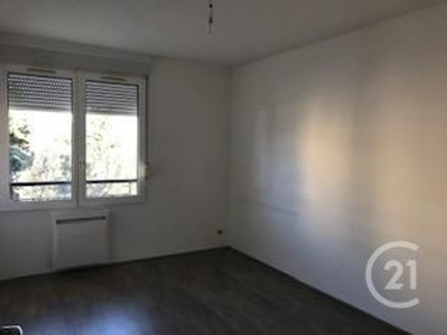 Appartement F3 &agrave; louer - 3 pi&egrave;ces - 76,01 m2 - Montlucon - 03 - AUVERGNE