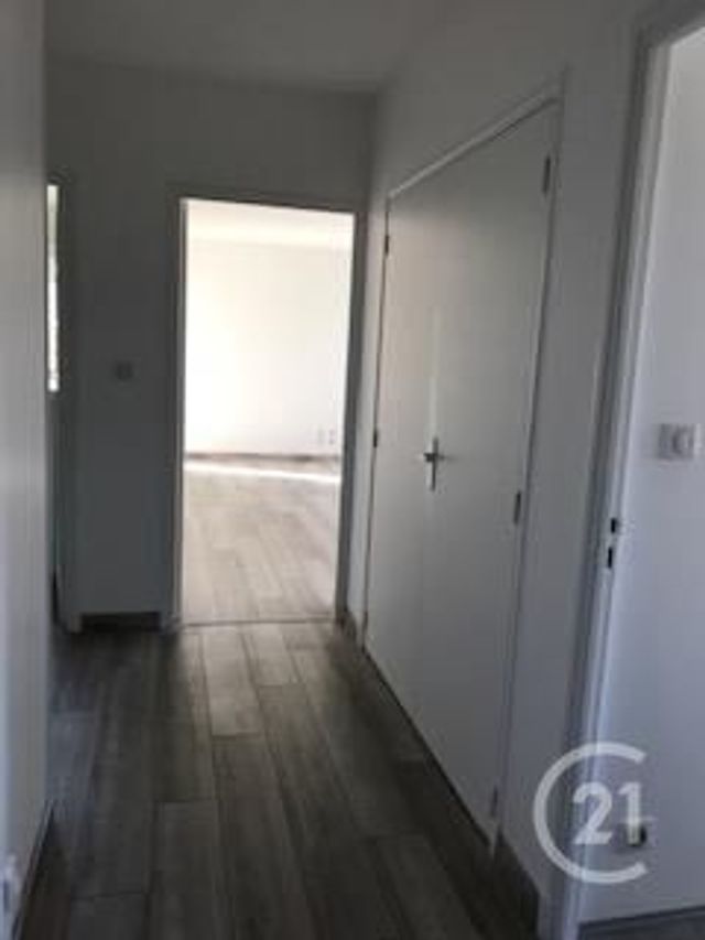 Appartement F3 &agrave; louer - 3 pi&egrave;ces - 76,01 m2 - Montlucon - 03 - AUVERGNE