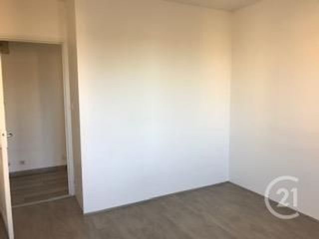 Appartement F3 &agrave; louer - 3 pi&egrave;ces - 76,01 m2 - Montlucon - 03 - AUVERGNE