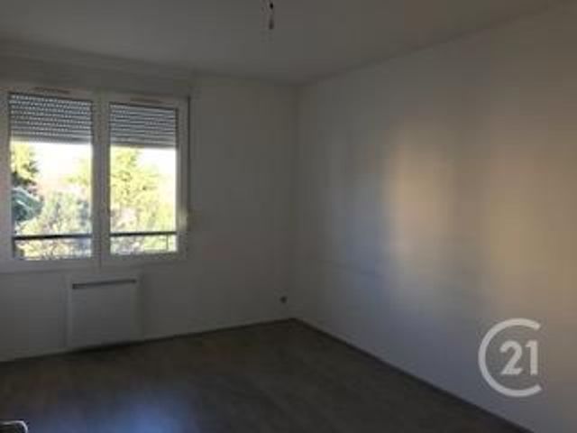 Appartement F3 &agrave; louer - 3 pi&egrave;ces - 76,01 m2 - Montlucon - 03 - AUVERGNE