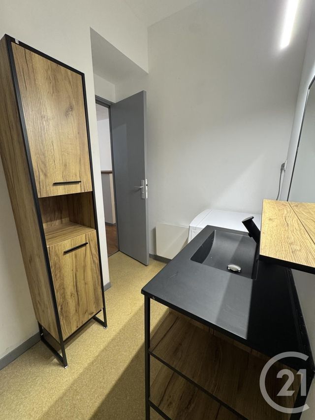 Appartement F1 bis &agrave; louer - 2 pi&egrave;ces - 42,80 m2 - Montlucon - 03 - AUVERGNE