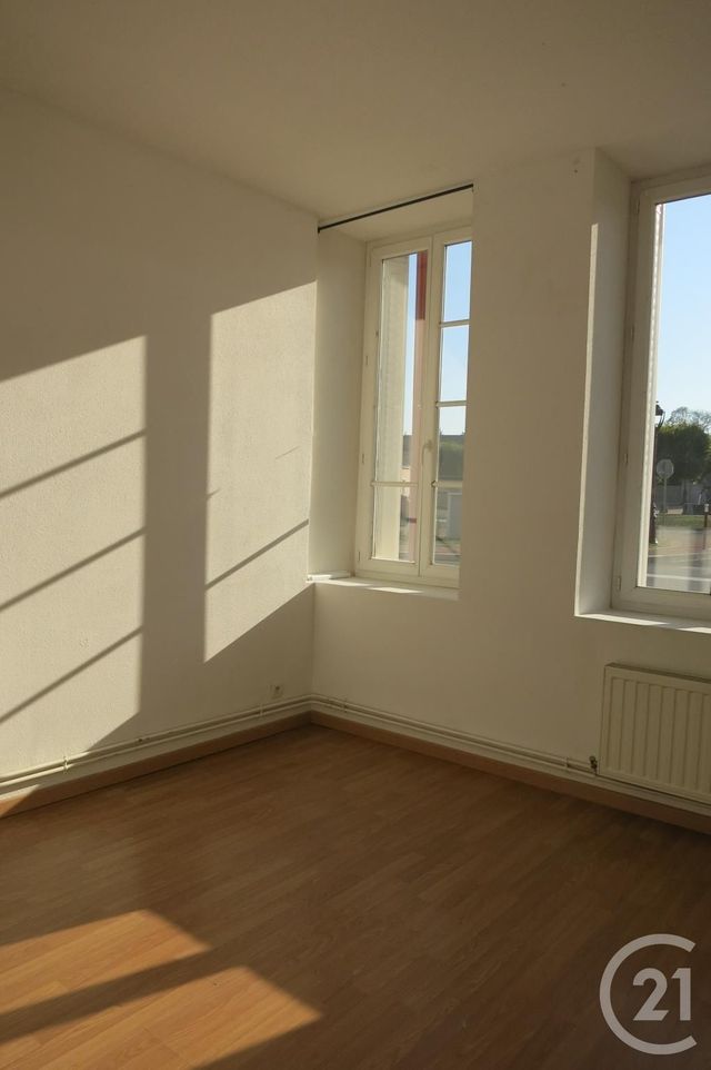 Appartement F3 &agrave; louer - 3 pi&egrave;ces - 65,68 m2 - Commentry - 03 - AUVERGNE