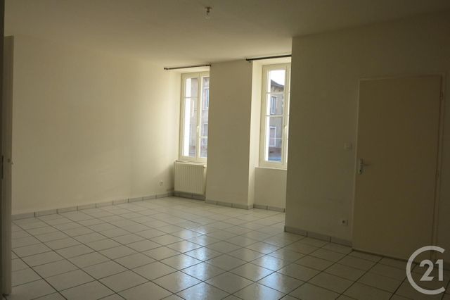 Appartement F3 &agrave; louer - 3 pi&egrave;ces - 65,68 m2 - Commentry - 03 - AUVERGNE