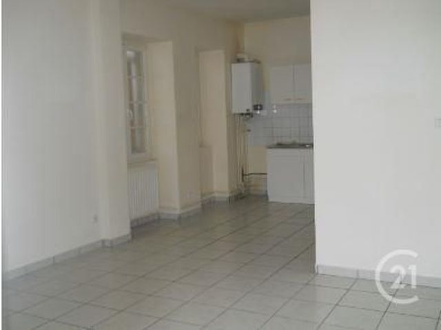 Appartement F3 &agrave; louer - 3 pi&egrave;ces - 65,68 m2 - Commentry - 03 - AUVERGNE